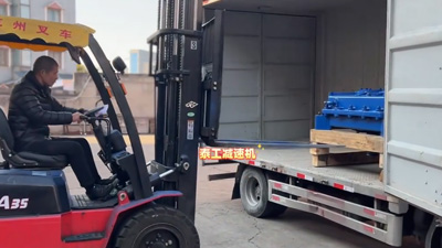 泰工减速机装箱发货现场